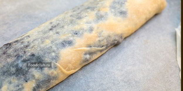 штрудель с черникой