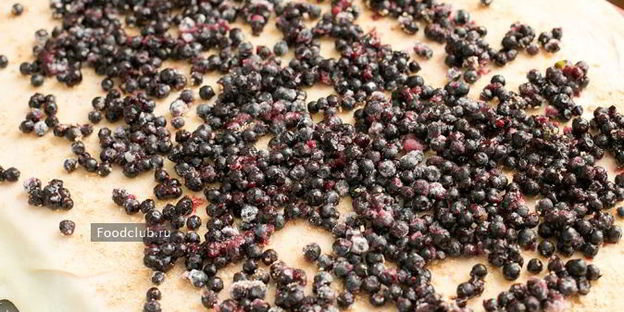 штрудель с черникой