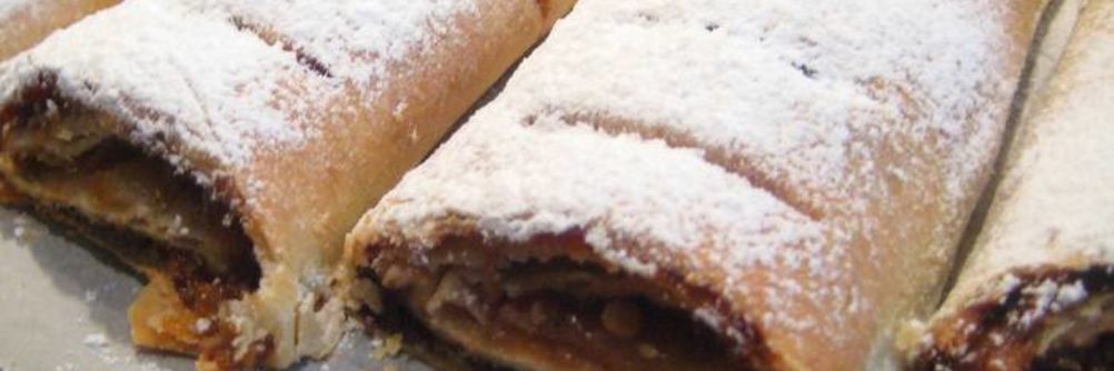 Штрудель с орехами и черносливом