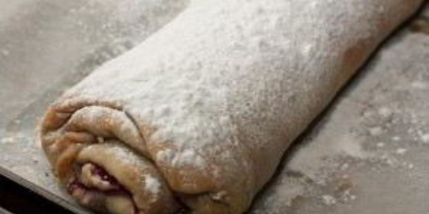 штрудель с вишней классический