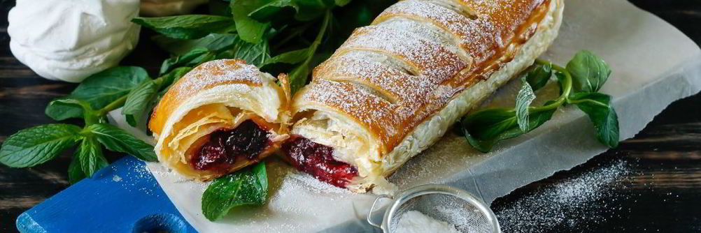 Штрудель с вишней