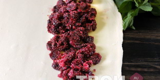 штрудель с вишней