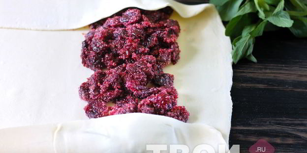 штрудель с вишней