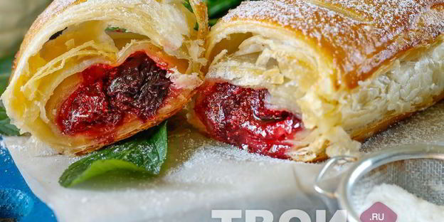 штрудель с вишней