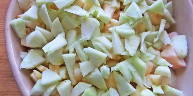 штрудель с яблоками и голубикой