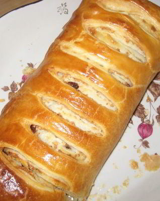 Штрудель с яблоками и изюмом