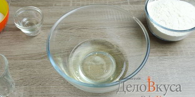 штрудель с яблоками, изюмом и грецкими орехами