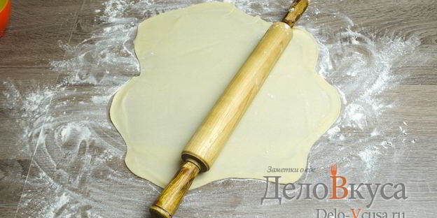 штрудель с яблоками, изюмом и грецкими орехами