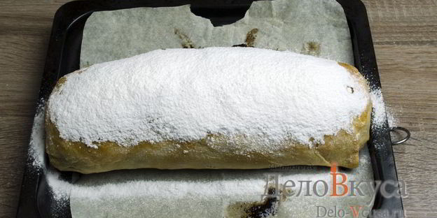 штрудель с яблоками, изюмом и грецкими орехами