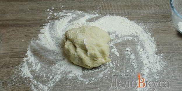 штрудель с яблоками, изюмом и грецкими орехами