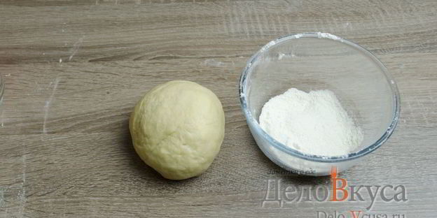 штрудель с яблоками, изюмом и грецкими орехами