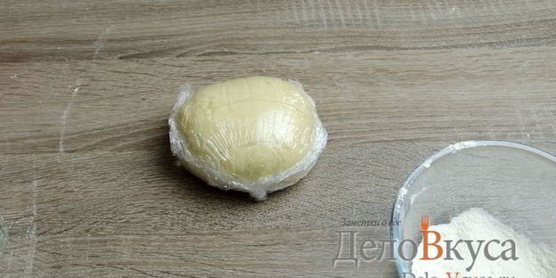 штрудель с яблоками, изюмом и грецкими орехами