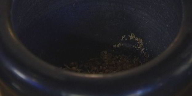 штрудель с запеченным красным перцем и луком-пореем