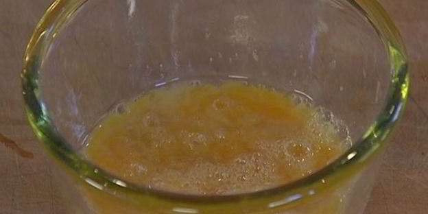 штрудель с запеченным красным перцем и луком-пореем