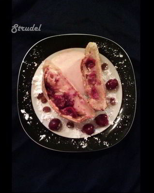 Штрудель Снежная вишня