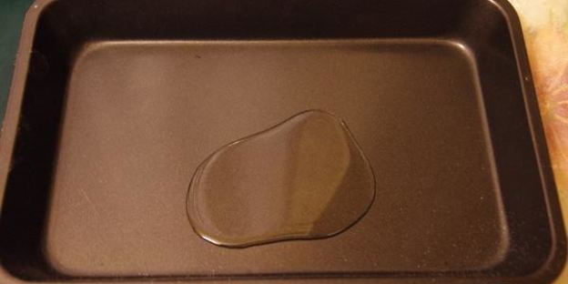 яблочный штрудель декорированный кунжутом