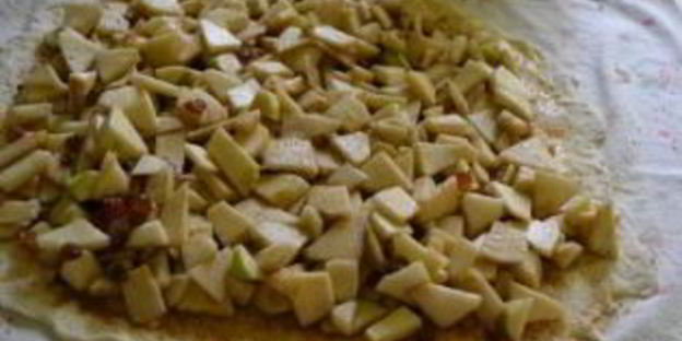 яблочный штрудель из бездрожжевого теста