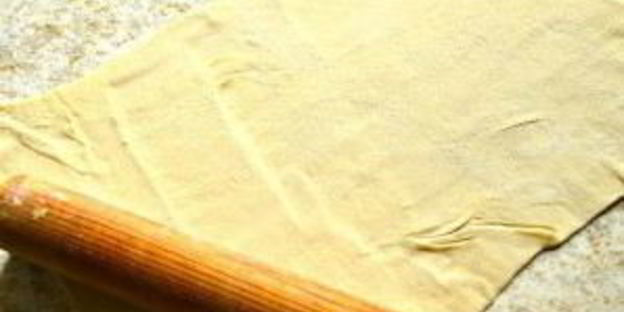 яблочный штрудель из слоеного бездрожжевого теста