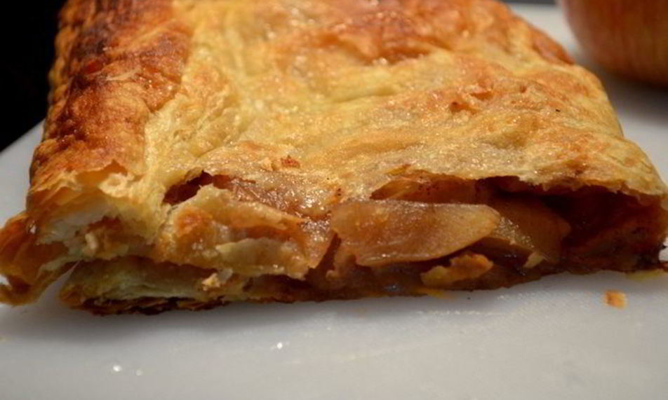 Рецепт яблочного штруделя с корицей