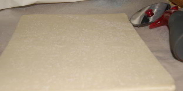 слоеные трубочки с вареной сгущенкой и орехами