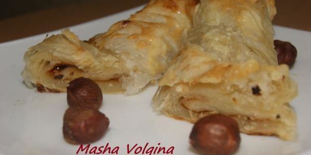 слоеные трубочки с вареной сгущенкой и орехами