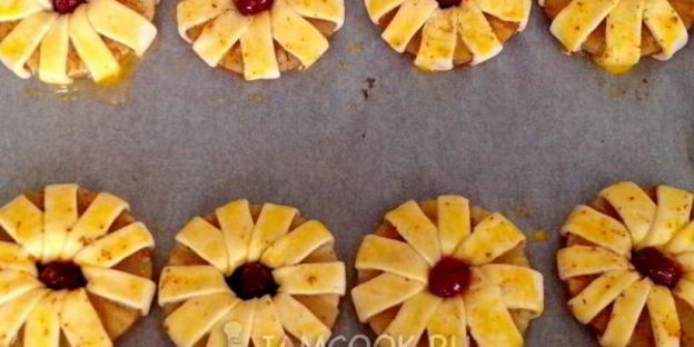 слойки с ананасами