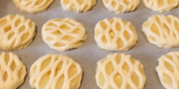 слойки с ананасом