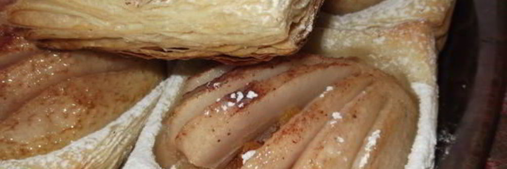 Слойки с грушей