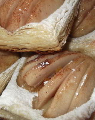 Слойки с грушей