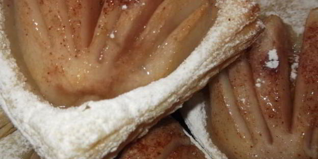 слойки с грушей