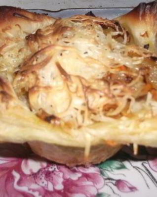 Слойки с куриной печенью Пролиски