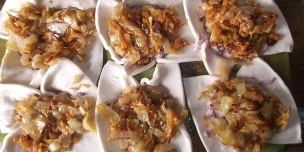 слойки с куриной печенью пролиски