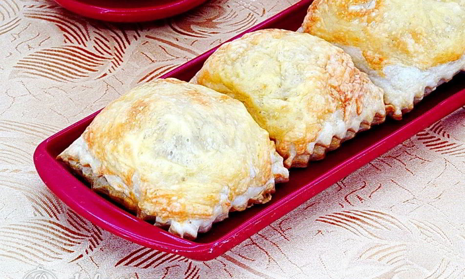 Рецепт слоек с сосисками