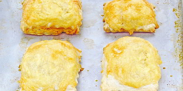 слойки с сосисками