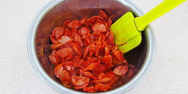 слойки с сосисками