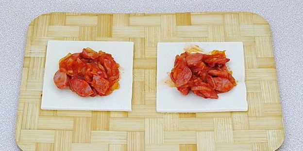 слойки с сосисками