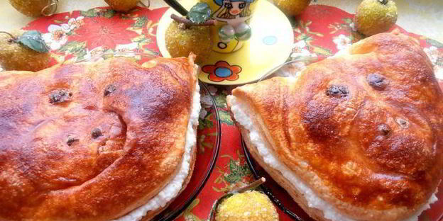 слойки с творогом румяные хрюши