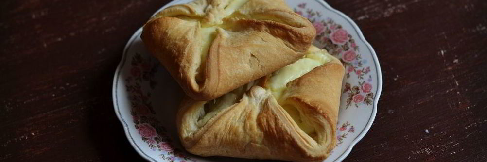 Слойки с творогом