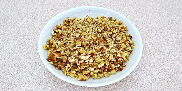 слойки с вареной сгущенкой и орехами