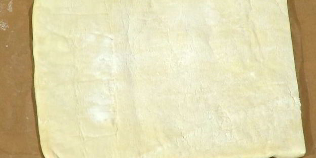 слойки с вишней и белым шоколадом