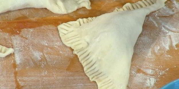 слойки с вишней и белым шоколадом