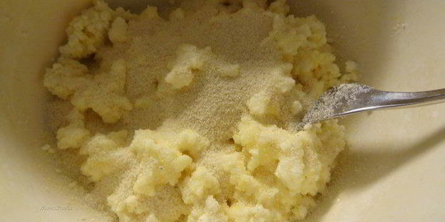 сырники по-восточному с ягодами годжи и корицей