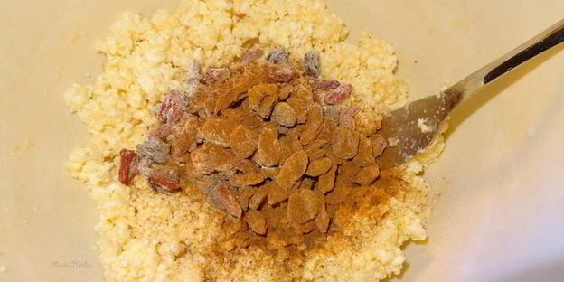 сырники по-восточному с ягодами годжи и корицей