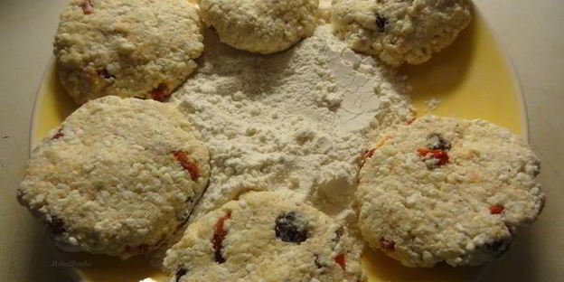 сырники по-восточному с ягодами годжи и корицей