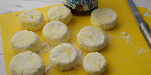 сырники с арахисовой пастой