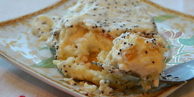 сырники с изюмом и маковым соусом