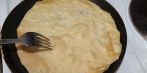 слоеное тесто на сковороде