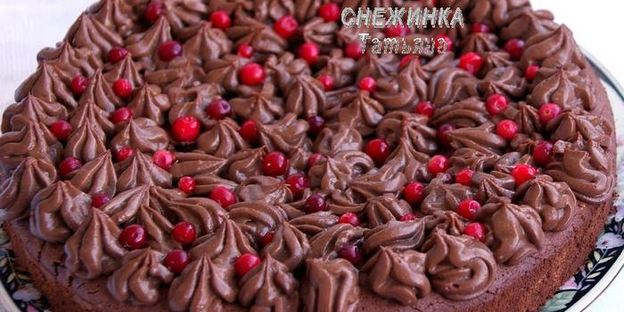 бархатный шоколадный торт с черносливом без масла