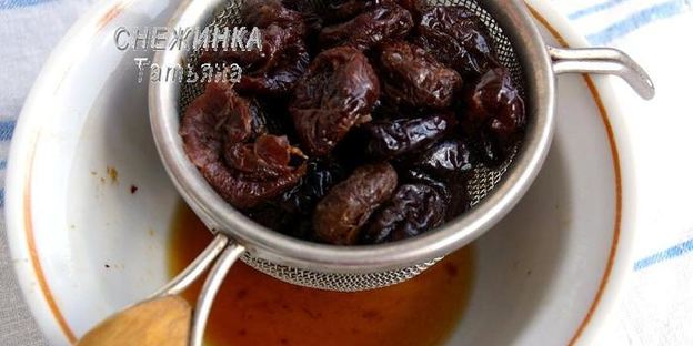 бархатный шоколадный торт с черносливом без масла