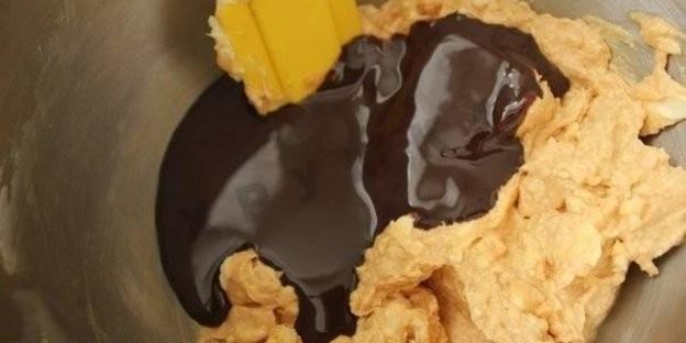 медовик в мультиварке шоколадный бисквит